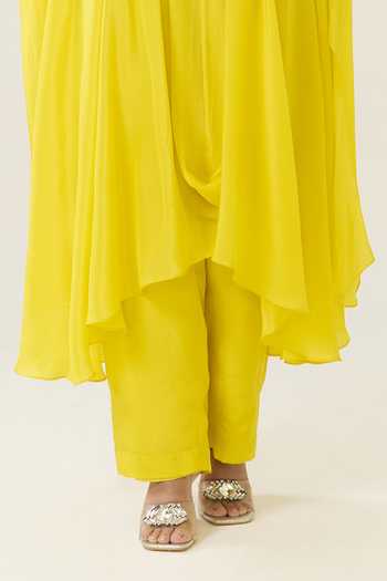 BAHAARA BY DIVYA NARULA Yellow Crepe V-neck Noor Mirror Work Kurta Set Online at Aza Fashions BAHAARA BY DIVYA NARULA_Yellow Crepe V-neck Noor Mirror Work Kurta Set _Online_at_Aza_Fashions