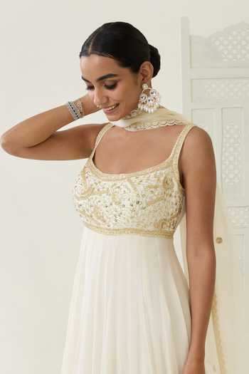 Buy BAHAARA BY DIVYA NARULA Ivory Crepe, Organza Scoop Neck Parisa Embroidered Bodice Anarkali And Dupatta Set Online at Aza Fashions Buy_BAHAARA BY DIVYA NARULA_Ivory Crepe, Organza Scoop Neck Parisa Embroidered Bodice Anarkali And Dupatta Set _Online_at_Aza_Fashions
