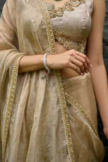 Vedangi Agarwal Gold Tissue, Brocade V-neck Kota Saree And Blouse Set Online at Aza Fashions Vedangi Agarwal_Gold Tissue, Brocade V-neck Kota Saree And Blouse Set _Online_at_Aza_Fashions
