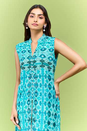 Gopi Vaid_Blue Cotton Mandarin Collar Embroidered Yoke Kurta _Online_at_Aza_Fashions