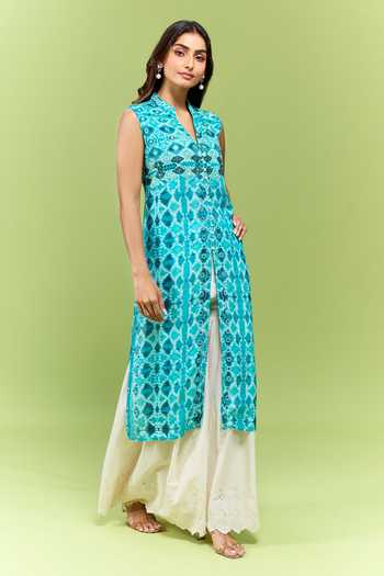 Gopi Vaid_Blue Cotton Mandarin Collar Embroidered Yoke Kurta _at_Aza_Fashions