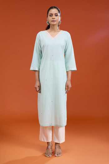 Mandira Wirk_Green Cotton V-neck Gota Splashed Embroidered Kurta _at_Aza_Fashions