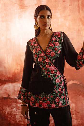 Studio Rang by Swati Black Crepe V-neck, Yes Midnight Bloom Angarkha Kurta And Pant Set Online at Aza Fashions Studio Rang by Swati_Black Crepe V-neck, Yes Midnight Bloom Angarkha Kurta And Pant Set _Online_at_Aza_Fashions