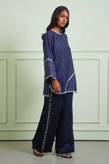Twenty Nine Blue Silk Round Neck Crushed Bandhani Pure Top at Aza Fashions Twenty Nine_Blue Silk Round Neck Crushed Bandhani Pure Top _at_Aza_Fashions