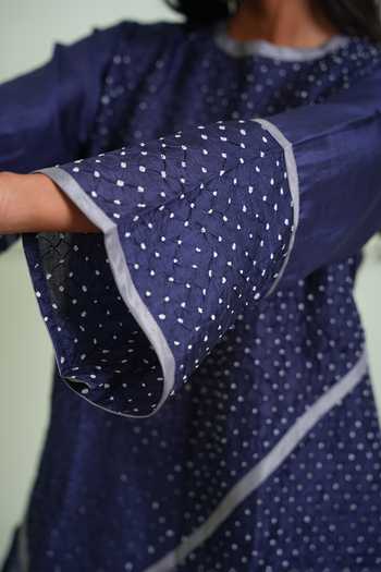 Shop Twenty Nine Blue Silk Round Neck Crushed Bandhani Pure Top Shop_Twenty Nine_Blue Silk Round Neck Crushed Bandhani Pure Top