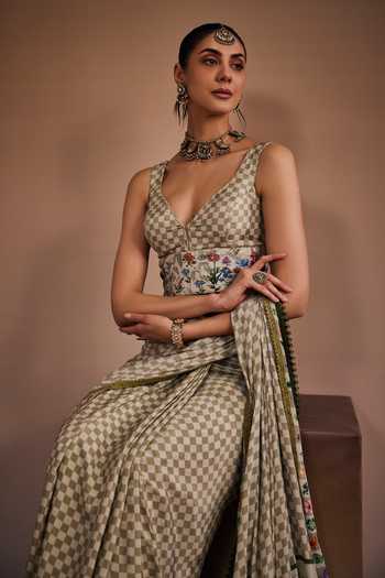 The Royaleum_Beige Silk Sweetheart Neck Checked Pattern Saree With Blouse _Online_at_Aza_Fashions