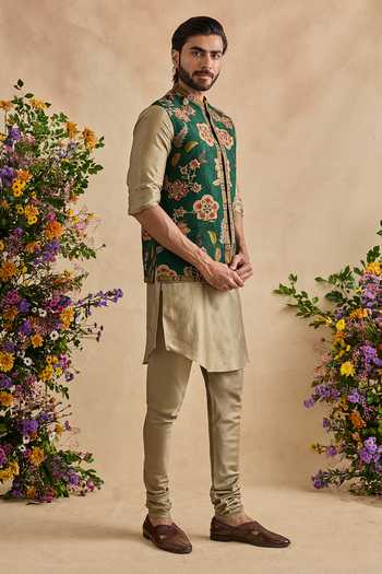 Kalista Ravik Floral Pattern Bundi Kurta Set 