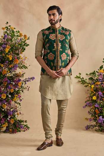 Kalista Ravik Floral Pattern Bundi Kurta Set 