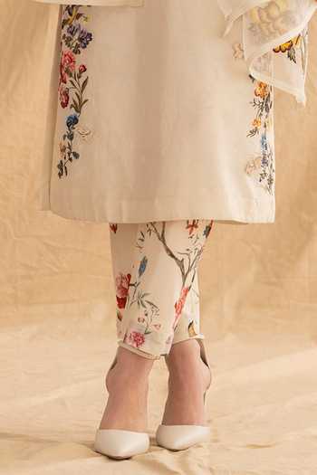 Dried Flowers_Ivory , Chanderi, Organza Round Neck Embroidered Kurta Set _Online_at_Aza_Fashions