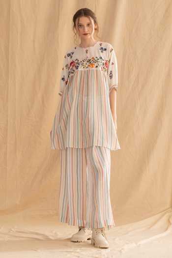 Dried Flowers Embroidered Stripe Pattern Tunic & Pant Set 