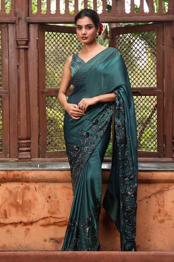 Devkalii Embroidered Saree & Blouse Set 