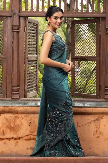 Buy Devkalii Green Organza Sweetheart Neck Embroidered Saree And Blouse Set Buy_Devkalii_Green Organza Sweetheart Neck Embroidered Saree And Blouse Set