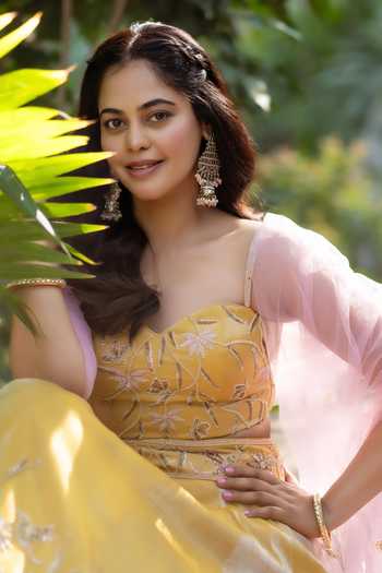 Shop Devkalii Yellow Tissue, Crepe Sweetheart Neck Floral Hand Embroidered Lehenga Set Online at Aza Fashions Shop_Devkalii_Yellow Tissue, Crepe Sweetheart Neck Floral Hand Embroidered Lehenga Set _Online_at_Aza_Fashions