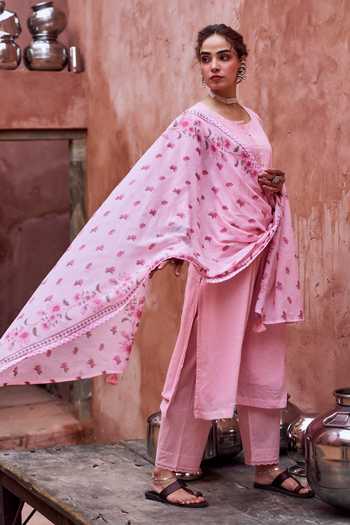 Shop Karaj Jaipur Pink Kota Doria, Cotton Round Neck Kurta Set With Floral Pattern Dupatta Online at Aza Fashions Shop_Karaj Jaipur_Pink Kota Doria, Cotton Round Neck Kurta Set With Floral Pattern Dupatta _Online_at_Aza_Fashions
