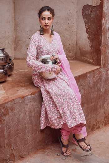 Karaj Jaipur_Pink Kota Doria, Cotton, Muslin V-neck Printed Anarkali Set _at_Aza_Fashions