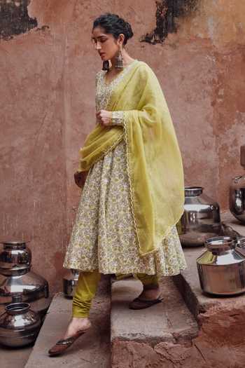 Karaj Jaipur Green Cotton, Kota Doria, Muslin (mulmul) V-neck Lime Anarkali Set Online at Aza Fashions Karaj Jaipur_Green Cotton, Kota Doria, Muslin (mulmul) V-neck Lime Anarkali Set _Online_at_Aza_Fashions