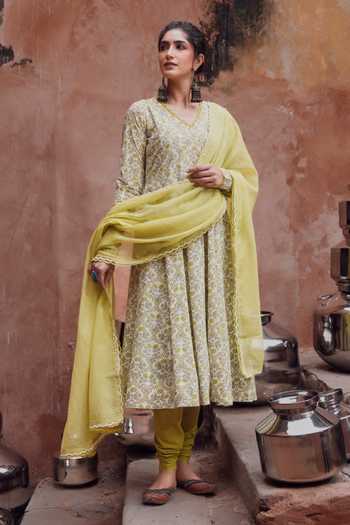 Buy Karaj Jaipur Green Cotton, Kota Doria, Muslin (mulmul) V-neck Lime Anarkali Set Buy_Karaj Jaipur_Green Cotton, Kota Doria, Muslin (mulmul) V-neck Lime Anarkali Set