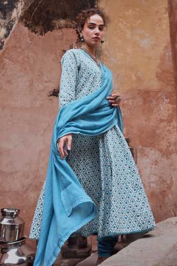 Karaj Jaipur Blue Cotton, Kota Doria V-neck, Yes Floral Pattern Anarkali Set Online at Aza Fashions Karaj Jaipur_Blue Cotton, Kota Doria V-neck, Yes Floral Pattern Anarkali Set _Online_at_Aza_Fashions
