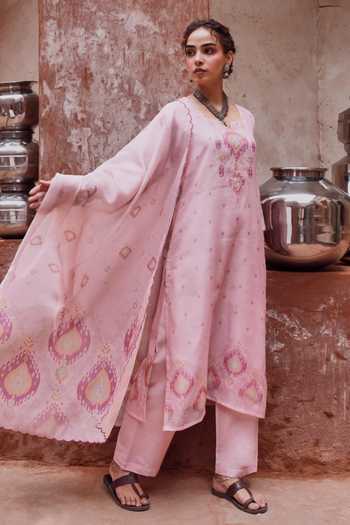 Karaj Jaipur Pink Cotton, Chanderi V-neck Embroidered Kurta Set at Aza Fashions Karaj Jaipur_Pink Cotton, Chanderi V-neck Embroidered Kurta Set _at_Aza_Fashions