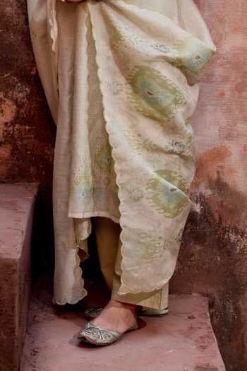 Karaj Jaipur Green Cotton, Chanderi, Muslin (mulmul) Scoop Neck, Pista Embroidered Kurta Set Online at Aza Fashions Karaj Jaipur_Green Cotton, Chanderi, Muslin (mulmul) Scoop Neck, Pista Embroidered Kurta Set _Online_at_Aza_Fashions