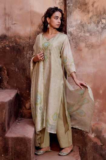 Karaj Jaipur Green Cotton, Chanderi, Muslin (mulmul) Scoop Neck, Pista Embroidered Kurta Set at Aza Fashions Karaj Jaipur_Green Cotton, Chanderi, Muslin (mulmul) Scoop Neck, Pista Embroidered Kurta Set _at_Aza_Fashions