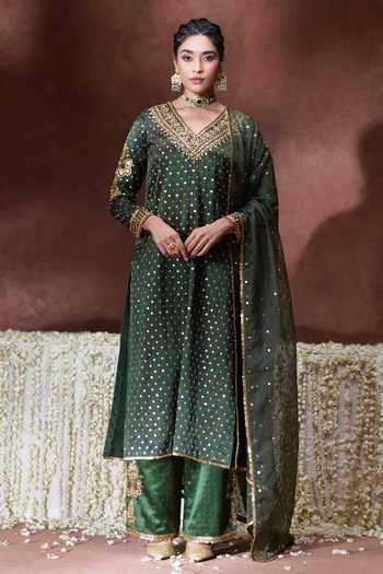 Payal & Zinal Olive Green Organza V-neck Reet Hand Embellished Kurta Set at Aza Fashions Payal & Zinal_Olive Green Organza V-neck Reet Hand Embellished Kurta Set _at_Aza_Fashions