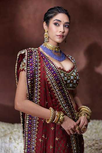 Buy_Payal & Zinal_Maroon Organza, Satin Sweetheart Neck Kala Block Print Saree With Blouse _Online_at_Aza_Fashions