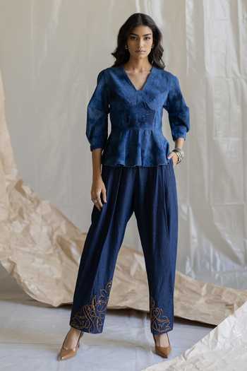 Pooja-Keyur Blue Denim V-neck Tie-dye Top Online at Aza Fashions Pooja-Keyur_Blue Denim V-neck Tie-dye Top _Online_at_Aza_Fashions