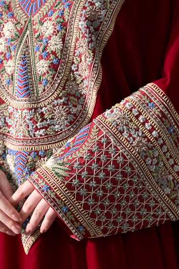 Samant Chauhan_Maroon Silk, Cotton, Linen Round Neck Resham Zari Embroidered Kaftan _at_Aza_Fashions