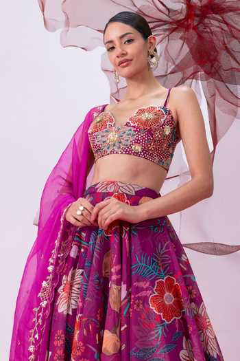 Vesture_Pink Organza Sweetheart Neck Aatrangi Floral Print Skirt Set _at_Aza_Fashions