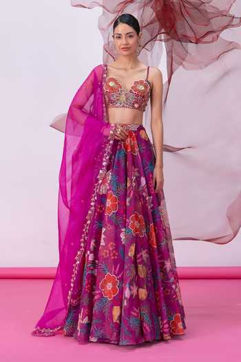 Vesture Aatrangi Floral Print Skirt Set 