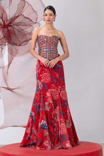 Vesture Jwala Print Fish Cut Skirt & Cape Set 