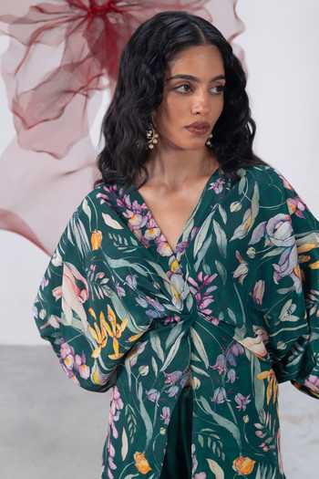 Vesture_Emerald Green Crepe V-neck Tamanna Print Top And Slit Pant Set _at_Aza_Fashions