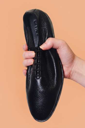 Dmodot Black Nero Stride Leather Shoes Online at Aza Fashions Dmodot_Black Nero Stride Leather Shoes _Online_at_Aza_Fashions