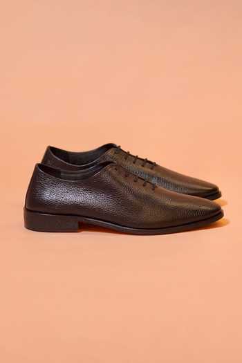 Shop Dmodot Black Nero Stride Leather Shoes Online at Aza Fashions Shop_Dmodot_Black Nero Stride Leather Shoes _Online_at_Aza_Fashions