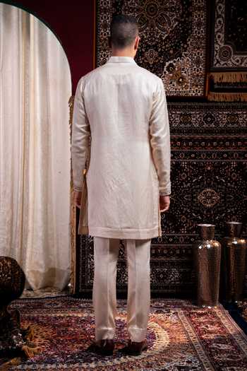 Char Chaand Noor Eclat Straight Embroidered Kurta  
