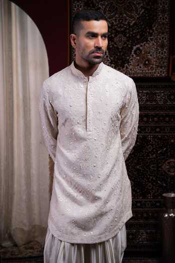 Buy_Char Chaand_Ivory Satin, Linen Aster Embroidered Kurta _Online_at_Aza_Fashions