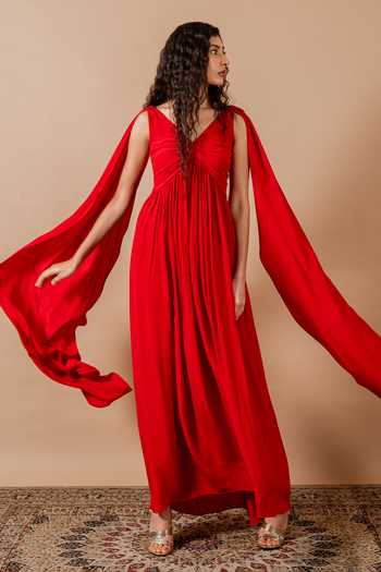 Buy_Swatee Singh_Red Crepe V-neck Adele V Gown 