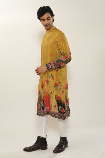 Esha L Amin_Yellow Crepe, Viscose Placement Printed Kurta _Online_at_Aza_Fashions