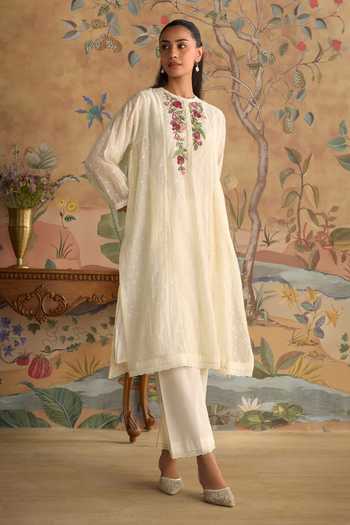 Kritika Dawar Ivory Chanderi, Cotton Round Neck Ziya Aanar Embroidered Kurta Set at Aza Fashions Kritika Dawar_Ivory Chanderi, Cotton Round Neck Ziya Aanar Embroidered Kurta Set _at_Aza_Fashions
