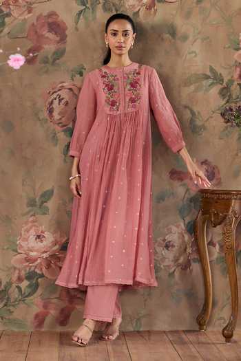 Kritika Dawar Aayra Hand Embroidered Kurta Set 