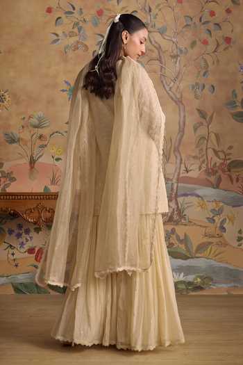 Kritika Dawar_Ivory Chanderi, Organza V-neck Ruh Embroidered Kurta Set _Online_at_Aza_Fashions