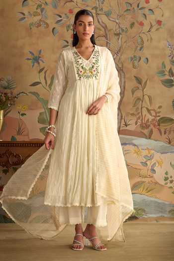 Kritika Dawar Chirai Hand Embroidered A-Line Kurta Set 
