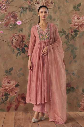 Shop Kritika Dawar Pink Chanderi, Cotton, Organza V-neck Chirai Hand Embroidered Yoke Kurta Set Online at Aza Fashions Shop_Kritika Dawar_Pink Chanderi, Cotton, Organza V-neck Chirai Hand Embroidered Yoke Kurta Set _Online_at_Aza_Fashions