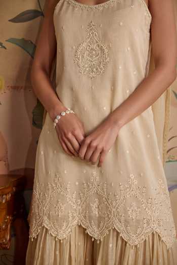 Kritika Dawar_Ivory Chanderi Scoop Neck Safa Embroidered Kurta Set _at_Aza_Fashions