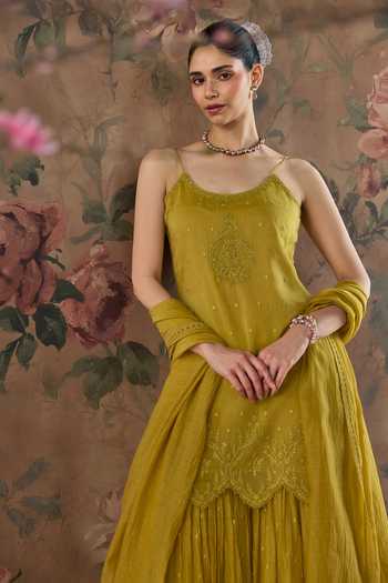 Buy_Kritika Dawar_Yellow Chanderi Scoop Neck Safa Kurta And Gharara Set 