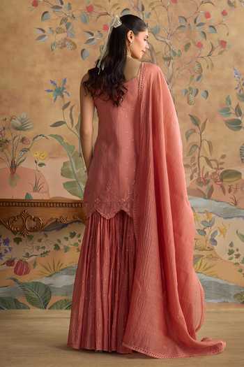 Kritika Dawar Safa Embroidered Scoop Neck Kurta & Pant Set