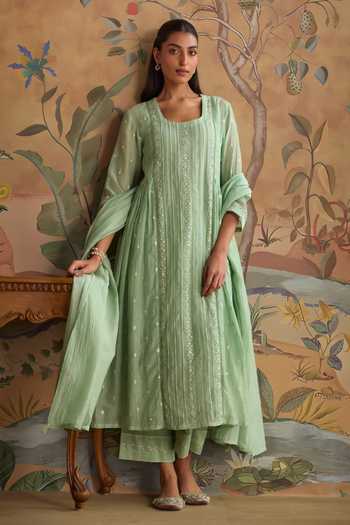 Buy Kritika Dawar Green Chanderi, Cotton Square Neck, Yes Arohi Sequin Work Kurta Set Online at Aza Fashions Buy_Kritika Dawar_Green Chanderi, Cotton Square Neck, Yes Arohi Sequin Work Kurta Set _Online_at_Aza_Fashions