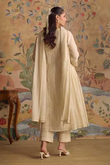 Kritika Dawar Arohi Hand Embroidered Chanderi Kurta Set
