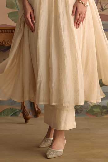 Kritika Dawar Ivory Chanderi, Cotton V-neck Tahira Print Kurta Set Online at Aza Fashions Kritika Dawar_Ivory Chanderi, Cotton V-neck Tahira Print Kurta Set _Online_at_Aza_Fashions